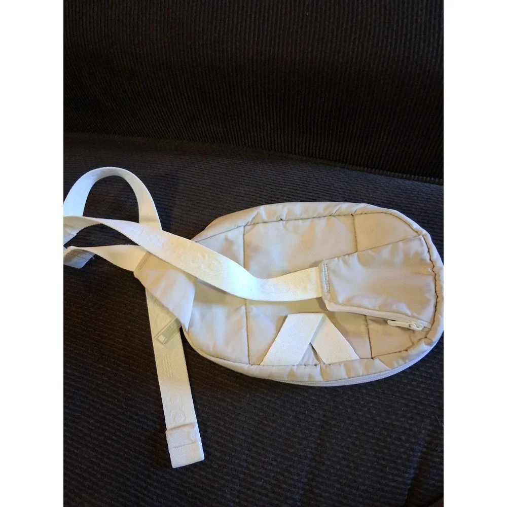 Adidas Originals Adults Unisex Gray Zip Pocket Sport Waist Fanny Pack - Picture 2 of 3
